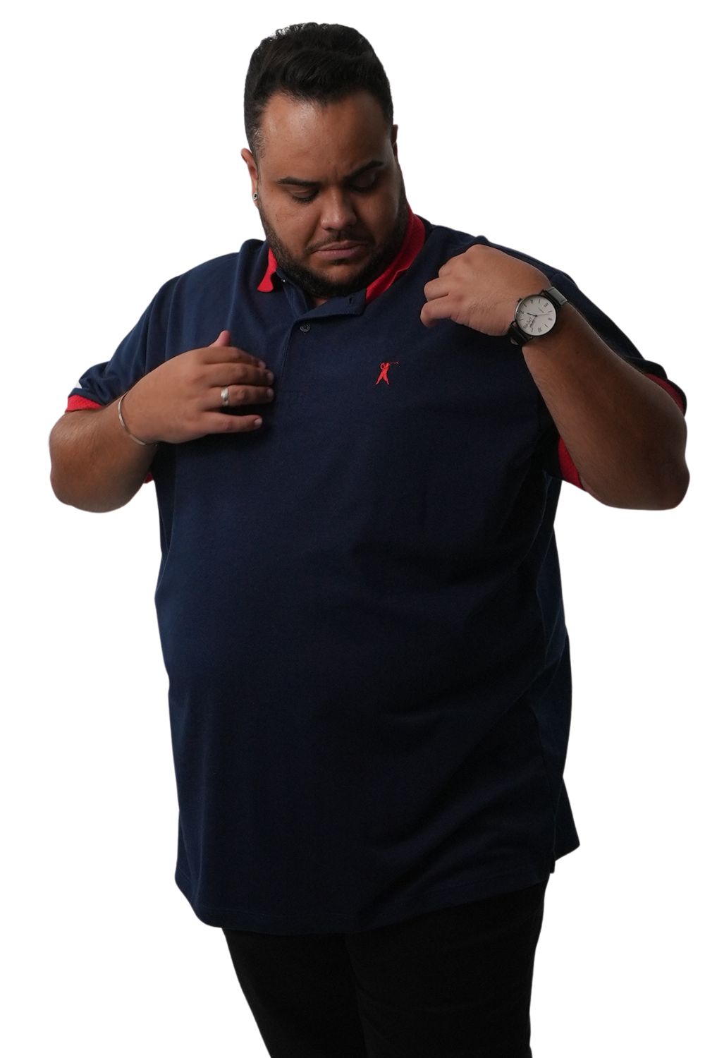 Camisa Polo Detalhe Retilíneas Plus Size